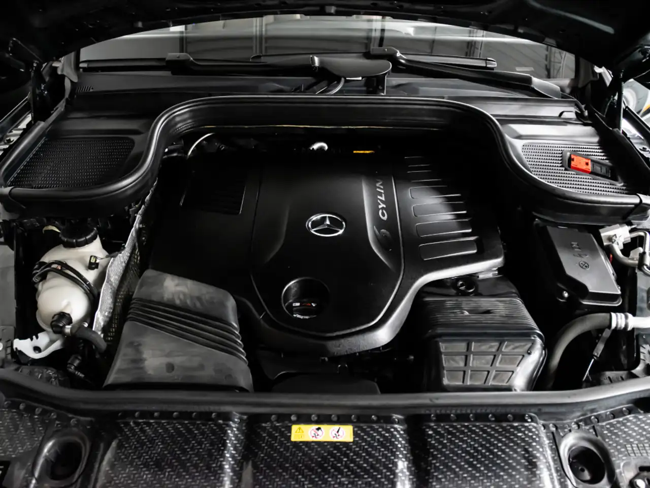 Mercedes-Benz GLE - Image 30