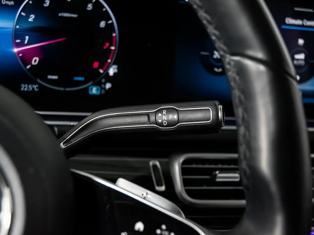 Mercedes-Benz GLE - Image 22