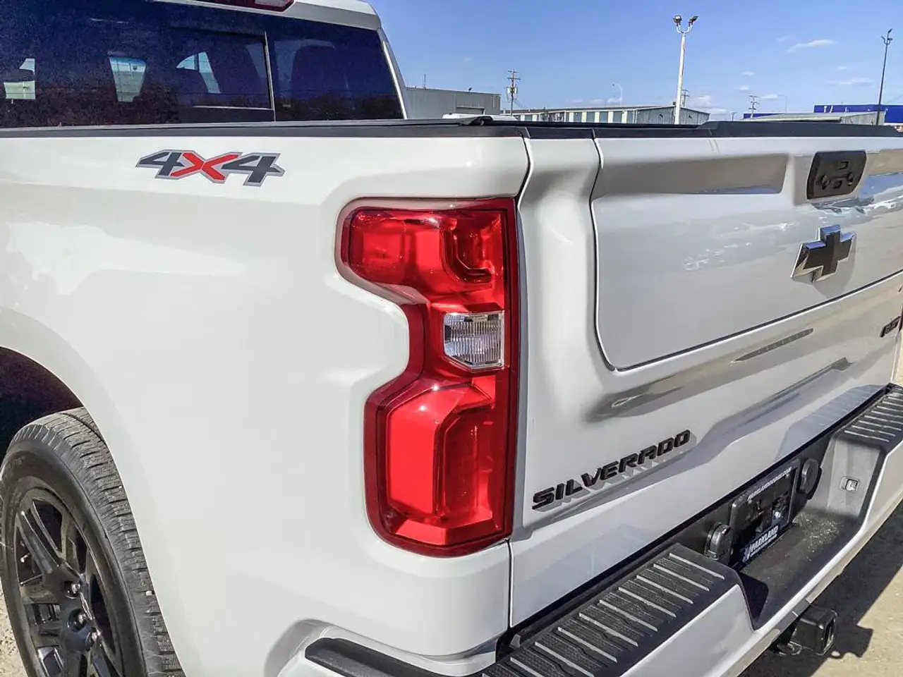 Chevrolet Silverado 1500 - Image 14