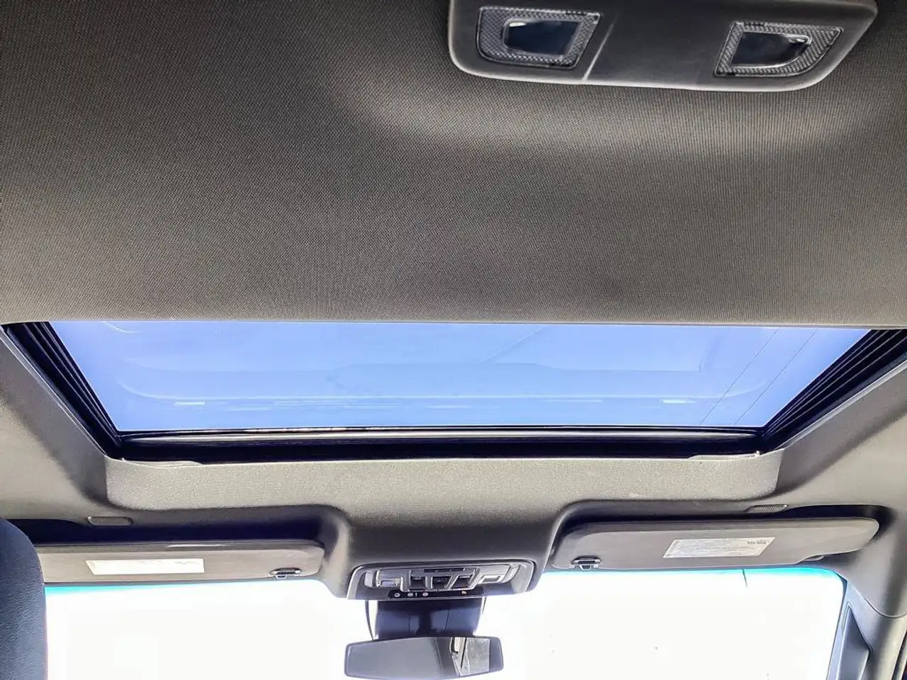 Chevrolet Silverado 1500 - Image 29