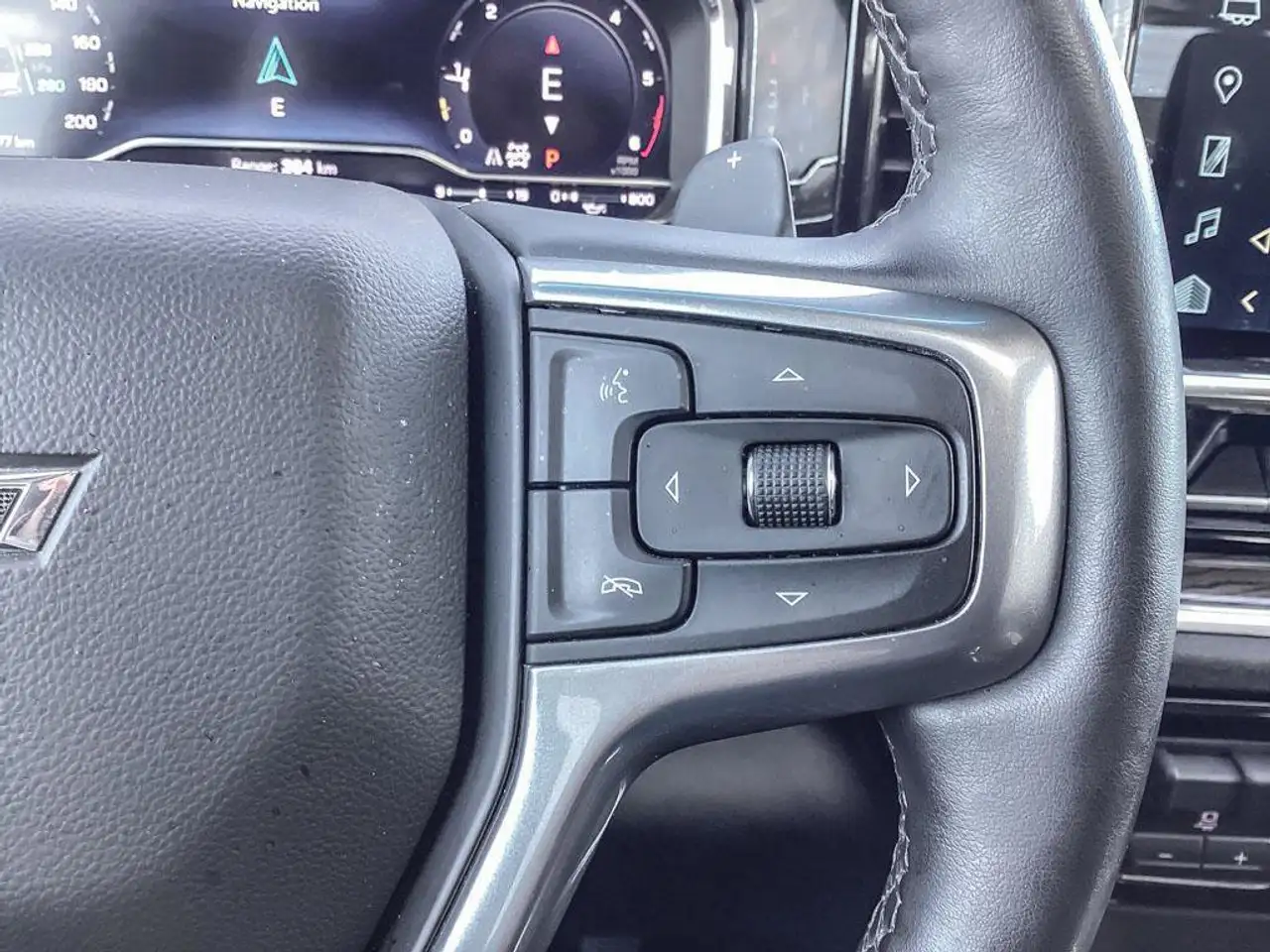Chevrolet Silverado 1500 - Image 19