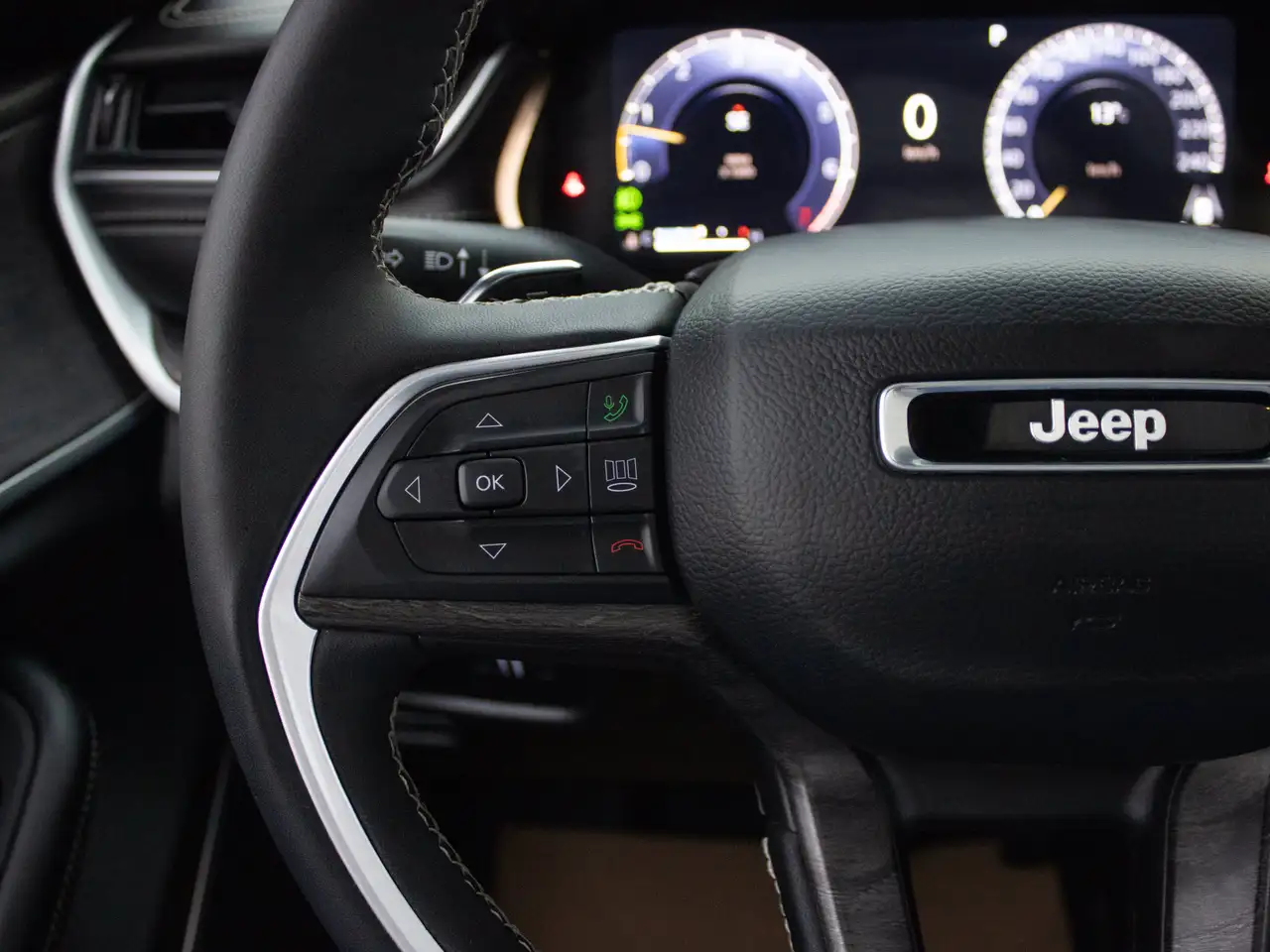 Jeep Grand Cherokee - Image 22