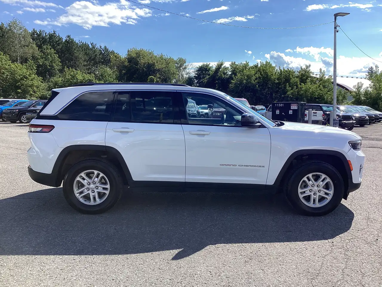 Jeep Grand Cherokee - Image 8
