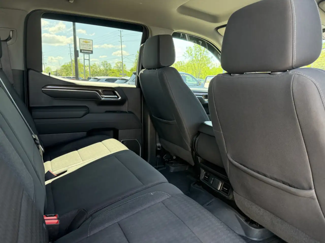Chevrolet Silverado 1500 - Image 9