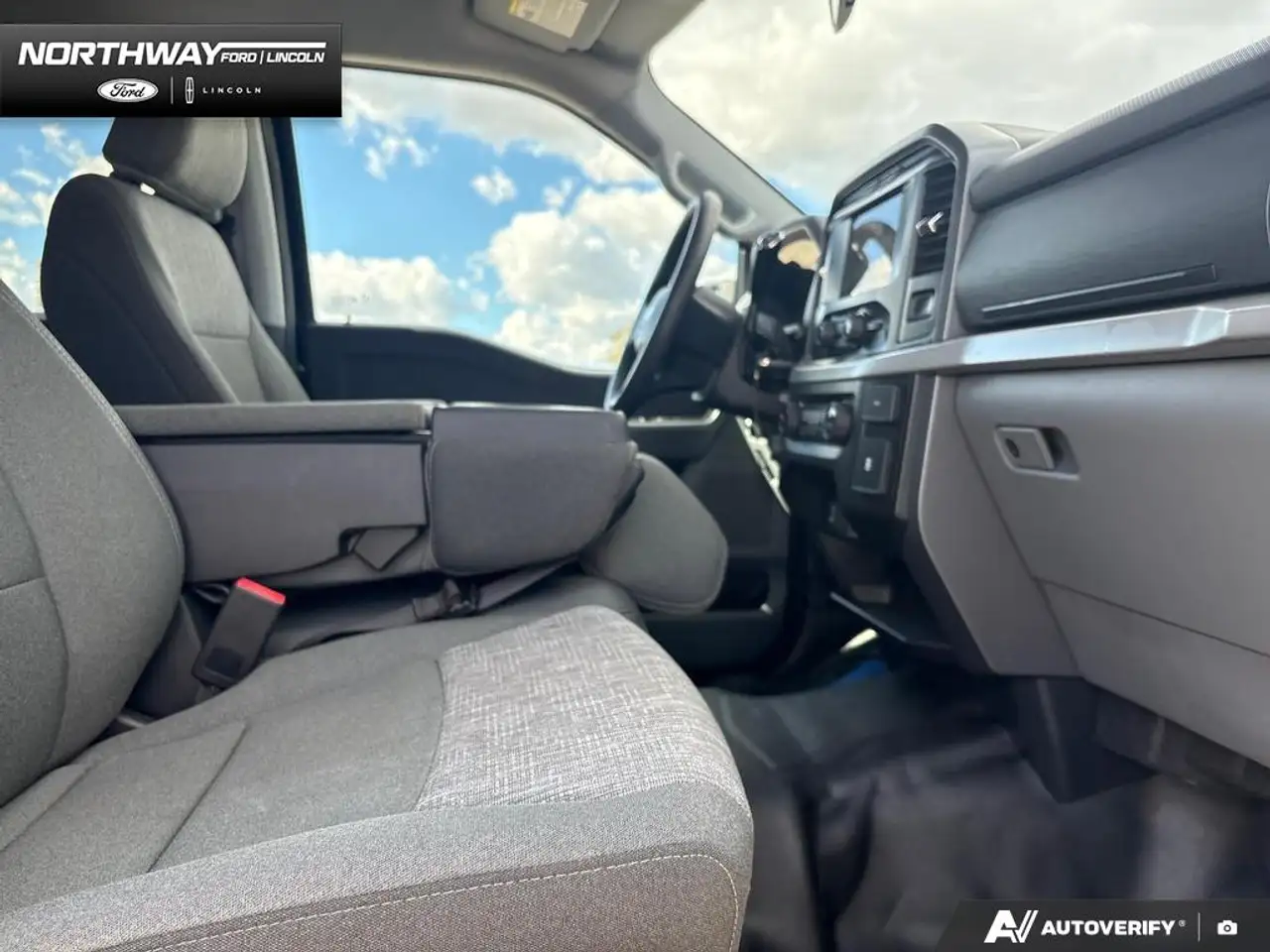 Ford F-150 - Image 20