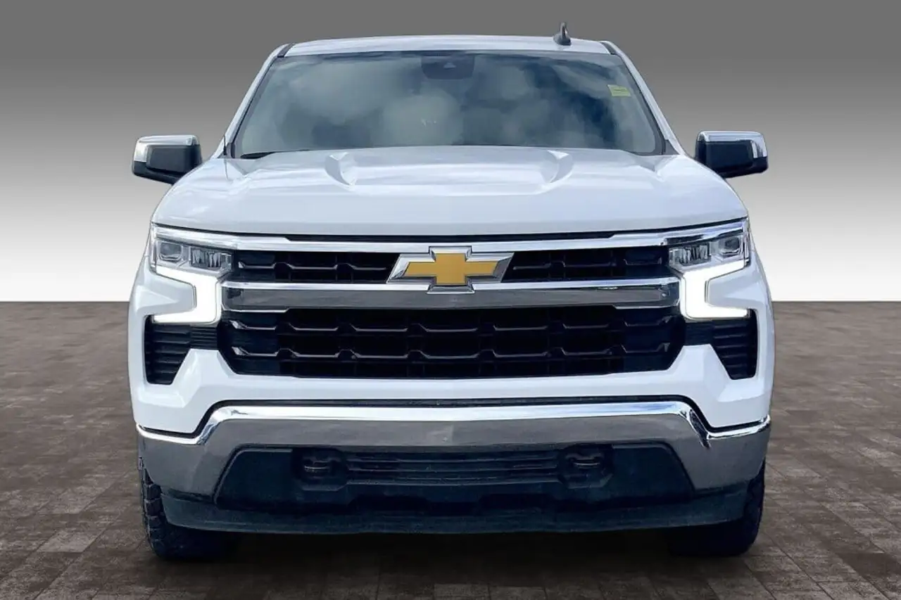 Chevrolet Silverado 1500 - Image 3