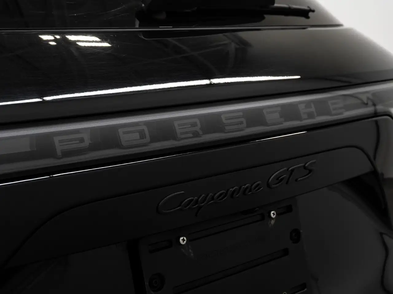 Porsche Cayenne - Image 12