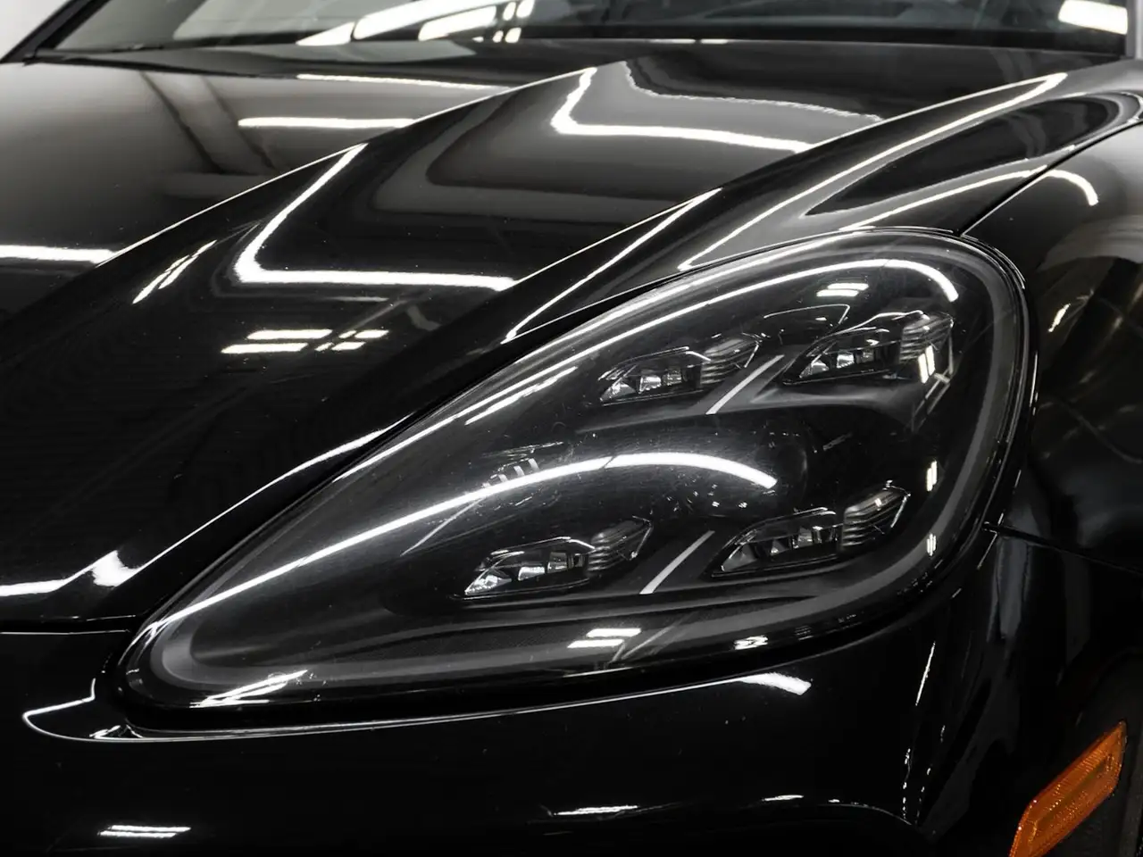 Porsche Cayenne - Image 13