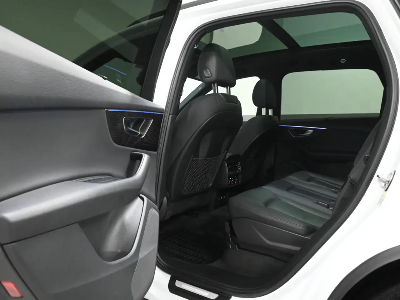 Audi Q7 - Image 24