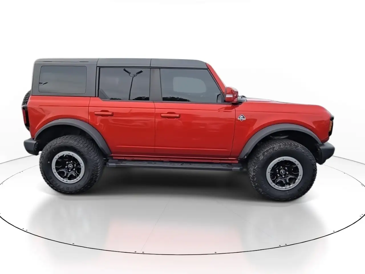 Ford Bronco - Image 9