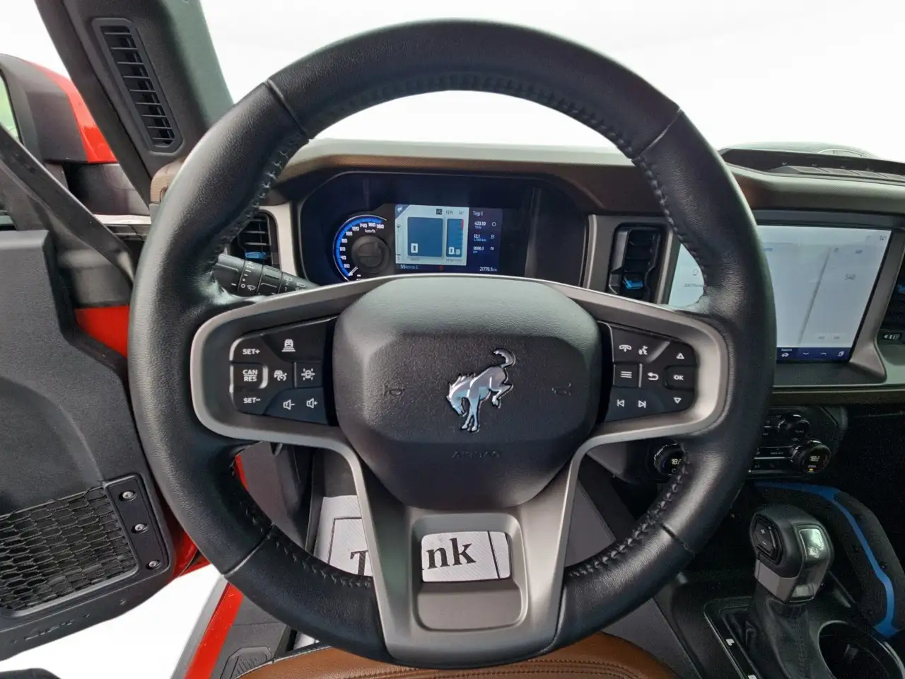 Ford Bronco - Image 11