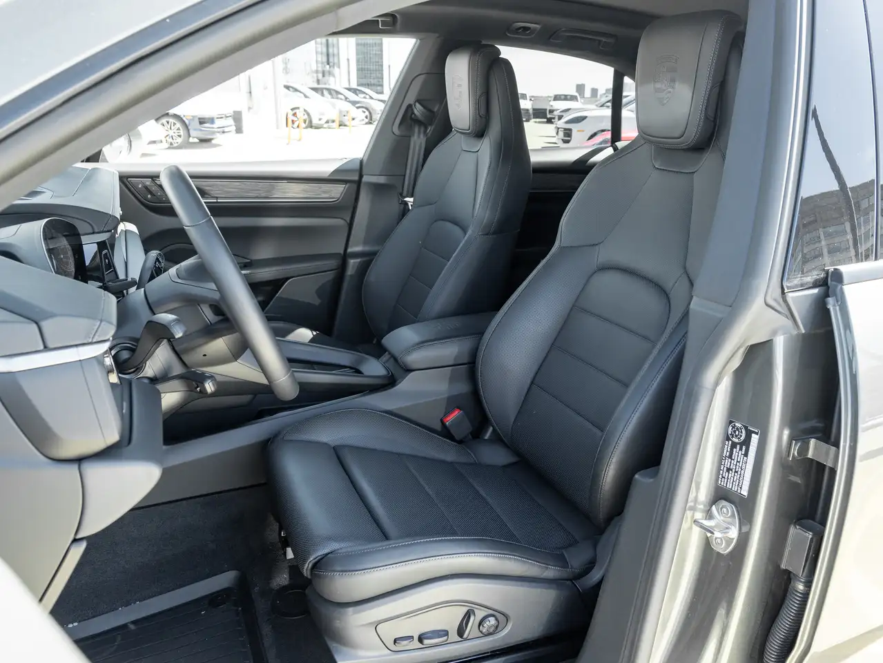 Porsche Macan - Image 16