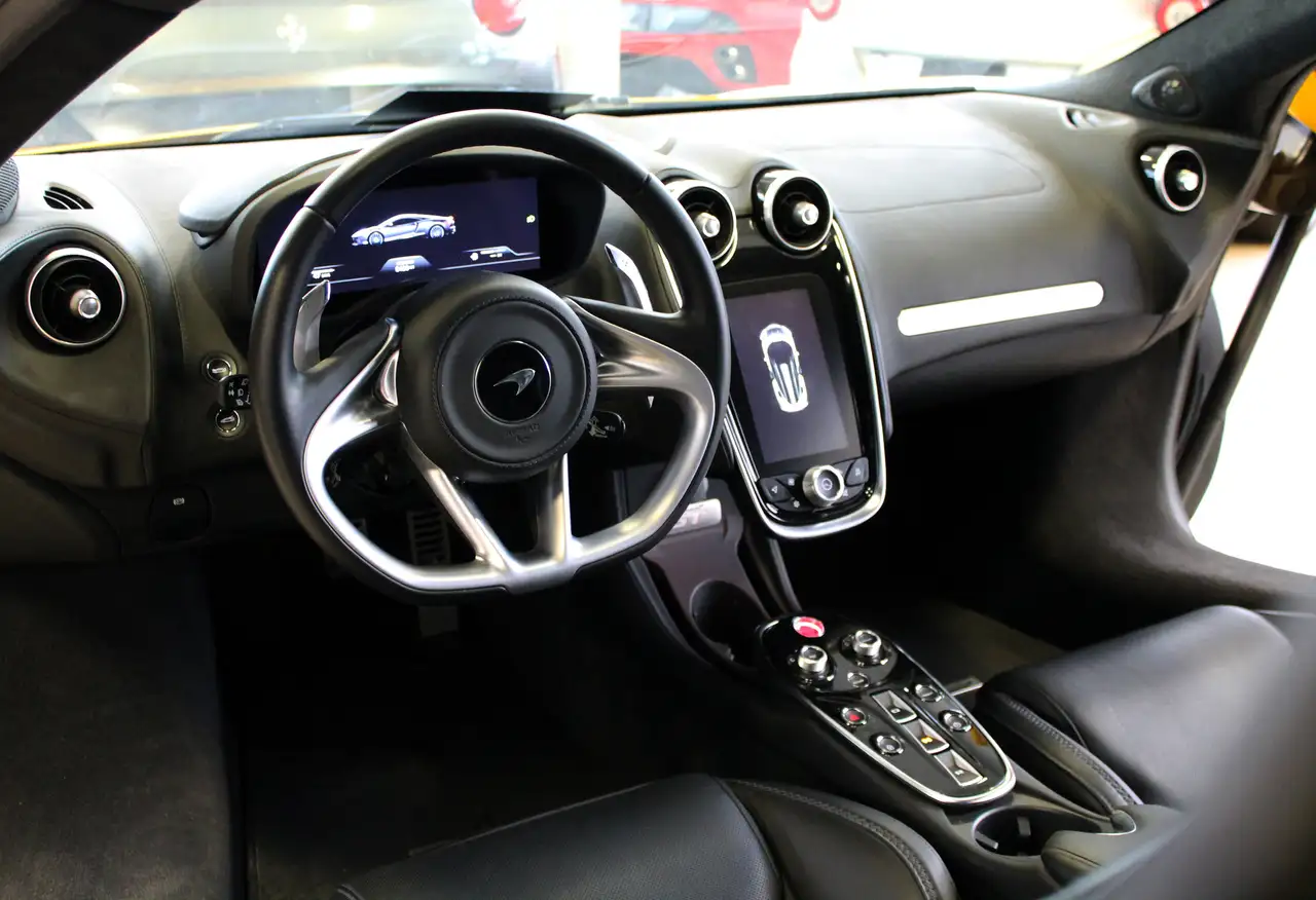 McLaren GT - Image 12