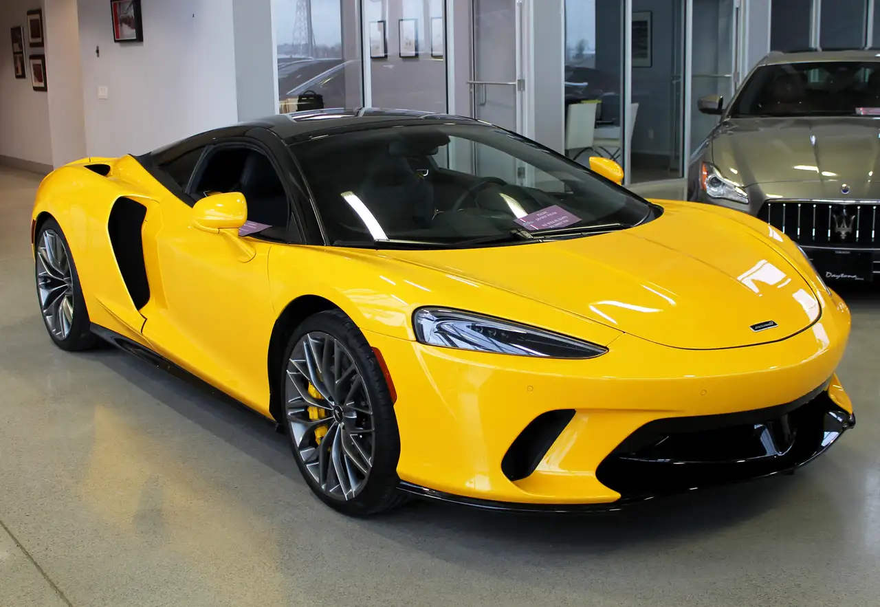 McLaren GT