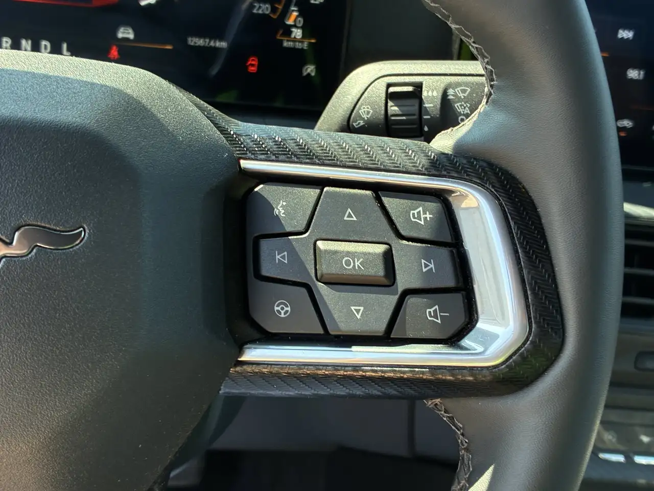 Ford Mustang - Image 18