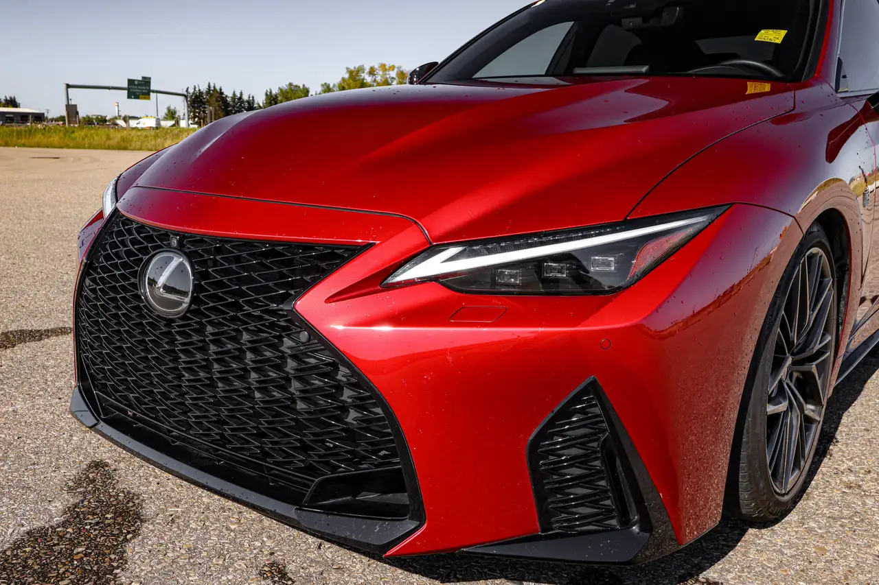 Lexus IS - Image 23