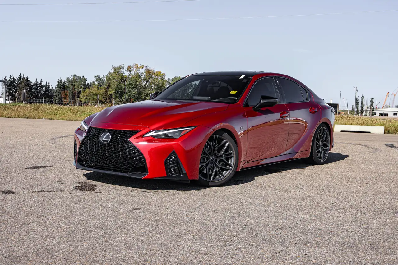 Lexus IS - Image 1