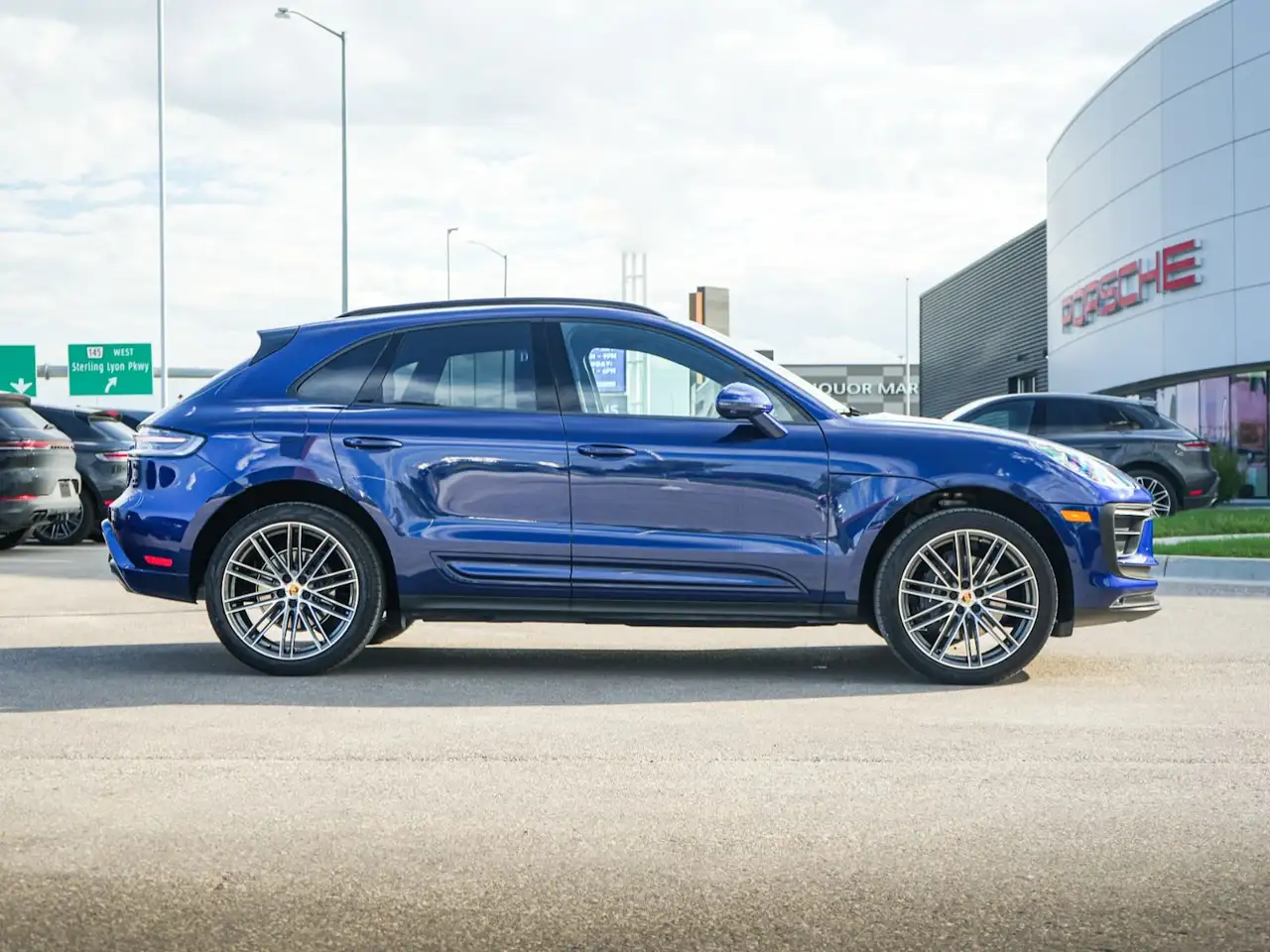Porsche Macan - Image 8