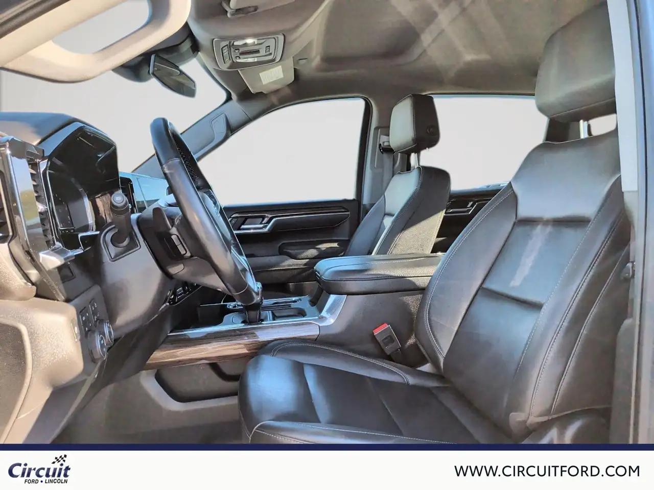 Chevrolet Silverado 1500 - Image 9