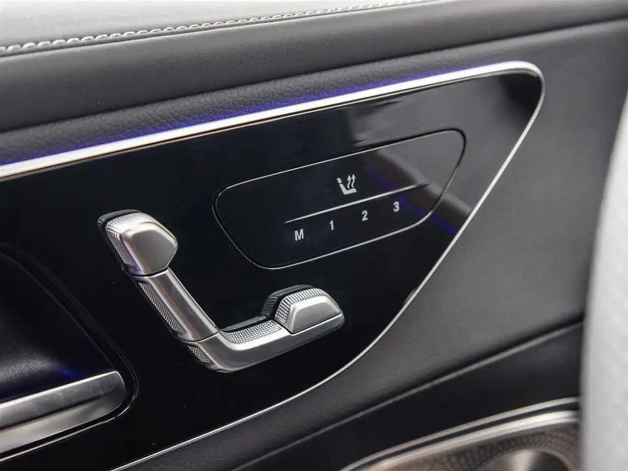 Mercedes-Benz GLC - Image 19