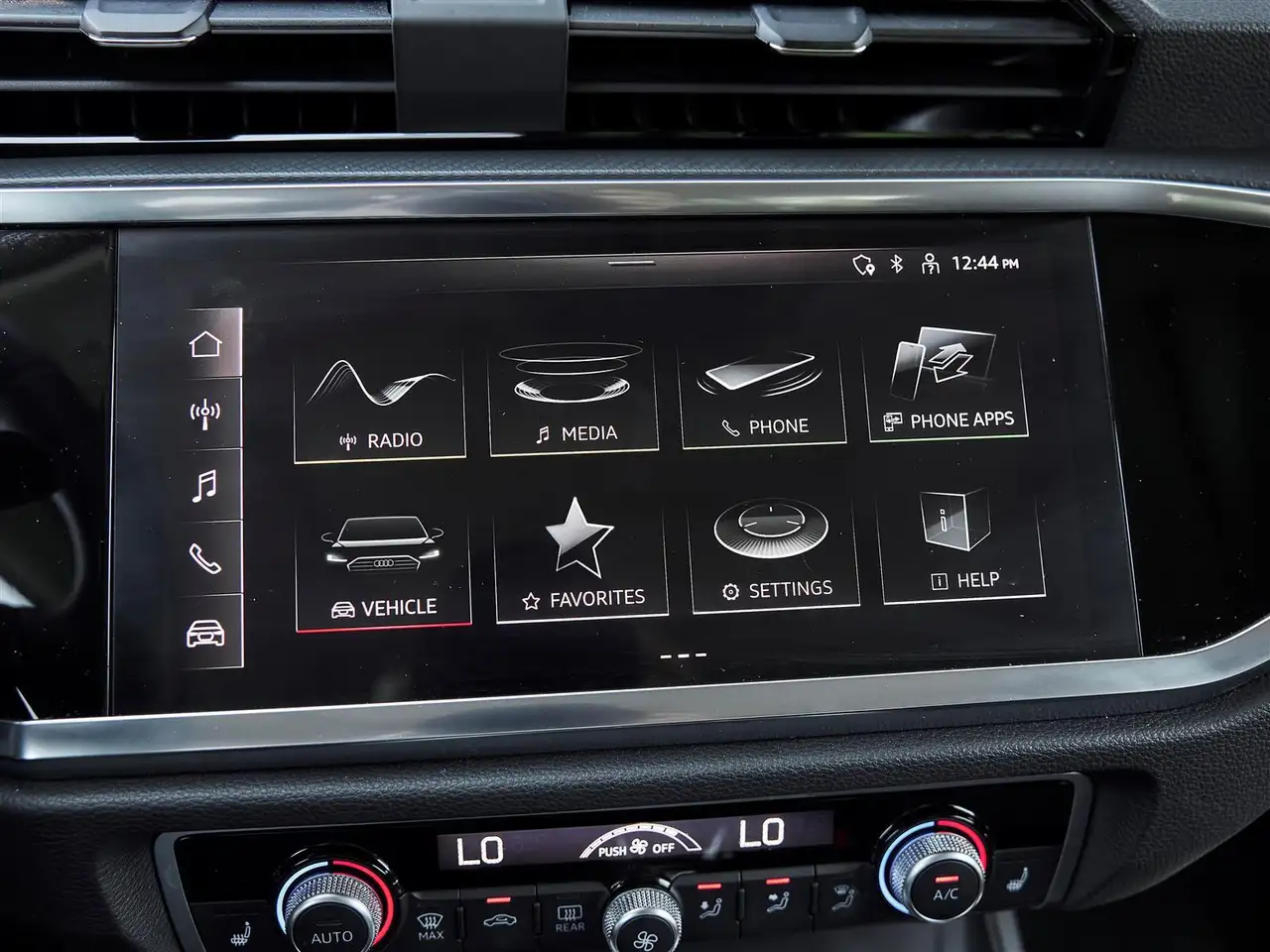 Audi Q3 - Image 8