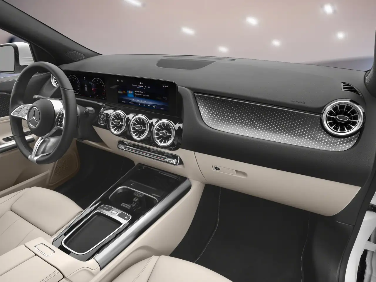 Mercedes-Benz GLA - Image 11