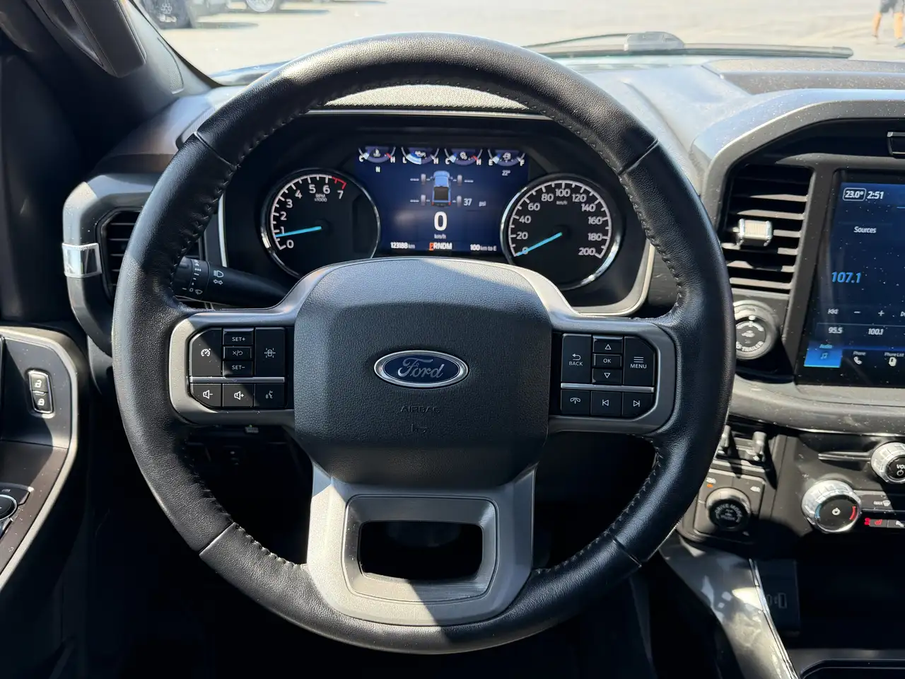 Ford F-150 - Image 25