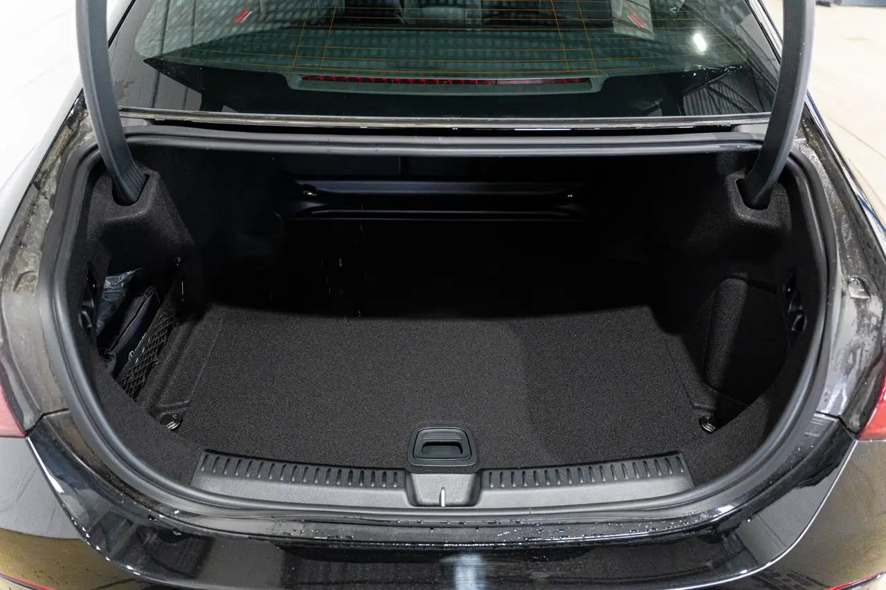 Mercedes-Benz E-Class - Image 6