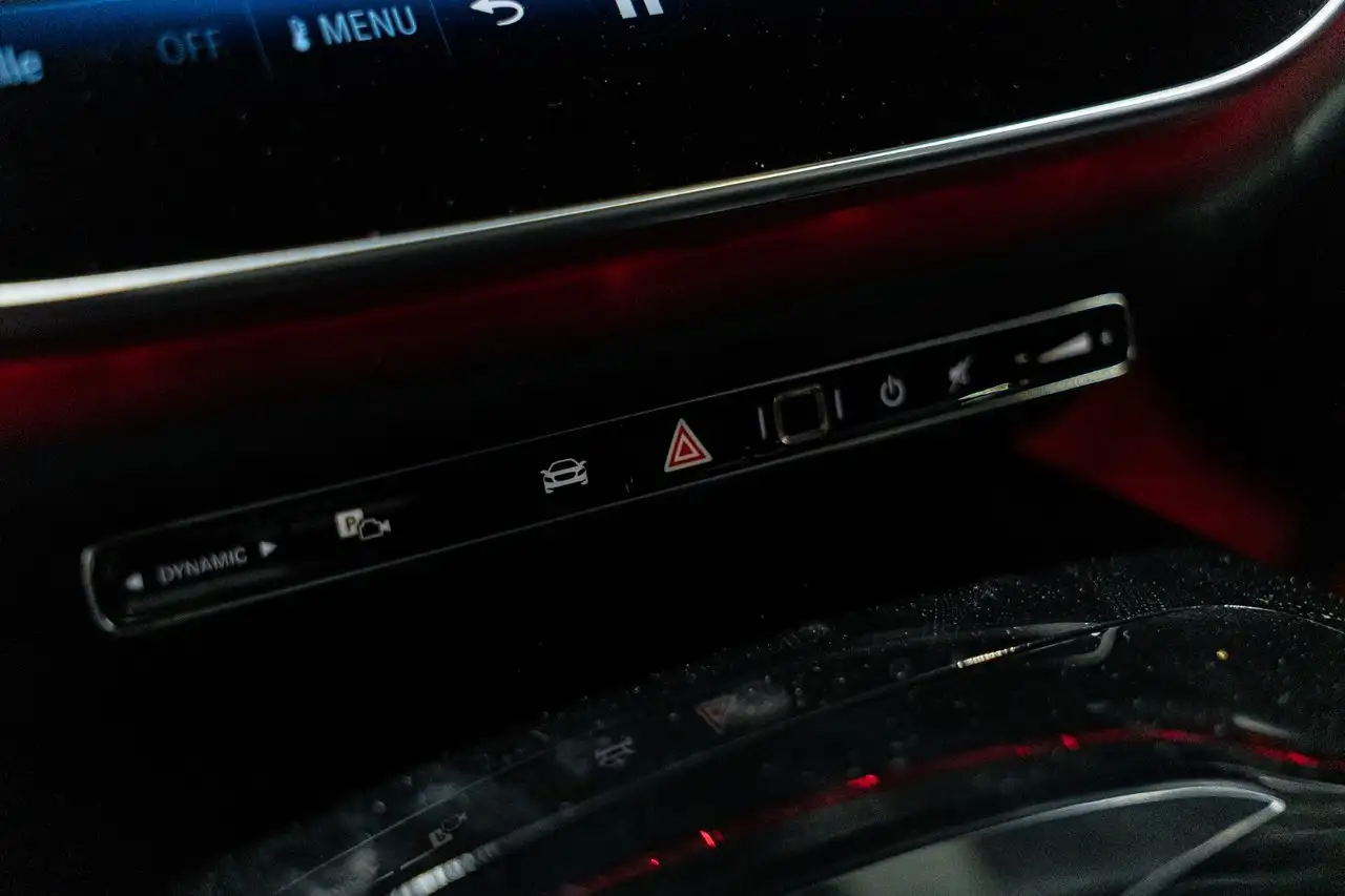 Mercedes-Benz E-Class - Image 15