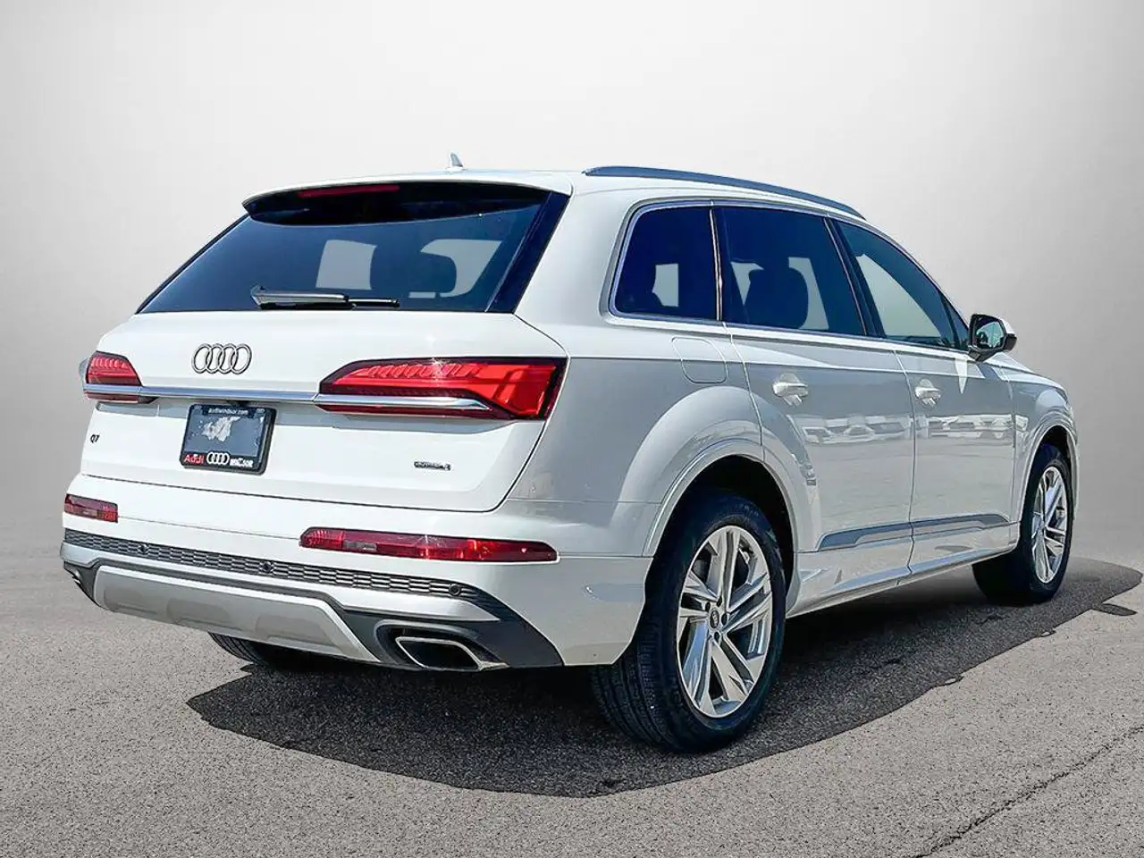Audi Q7 - Image 5