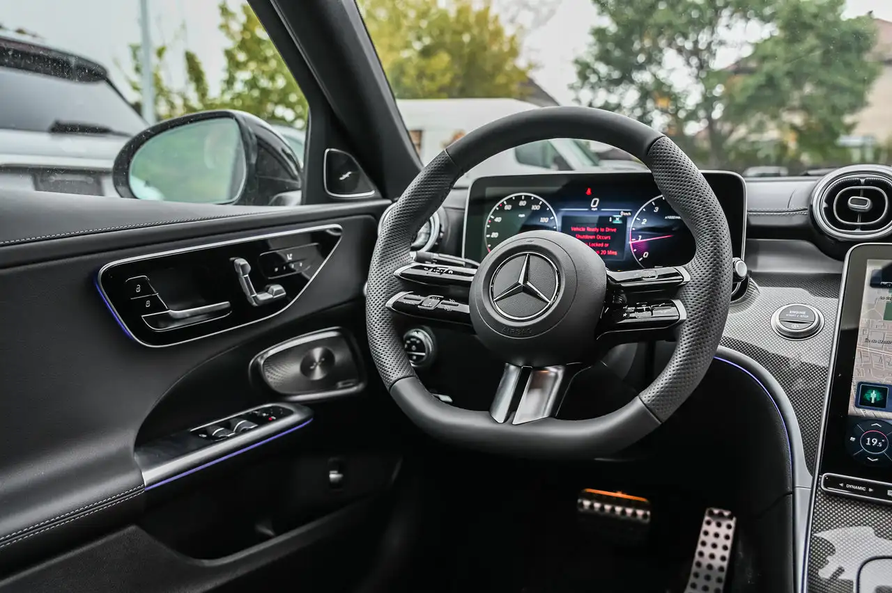 Mercedes-Benz C-Class - Image 18