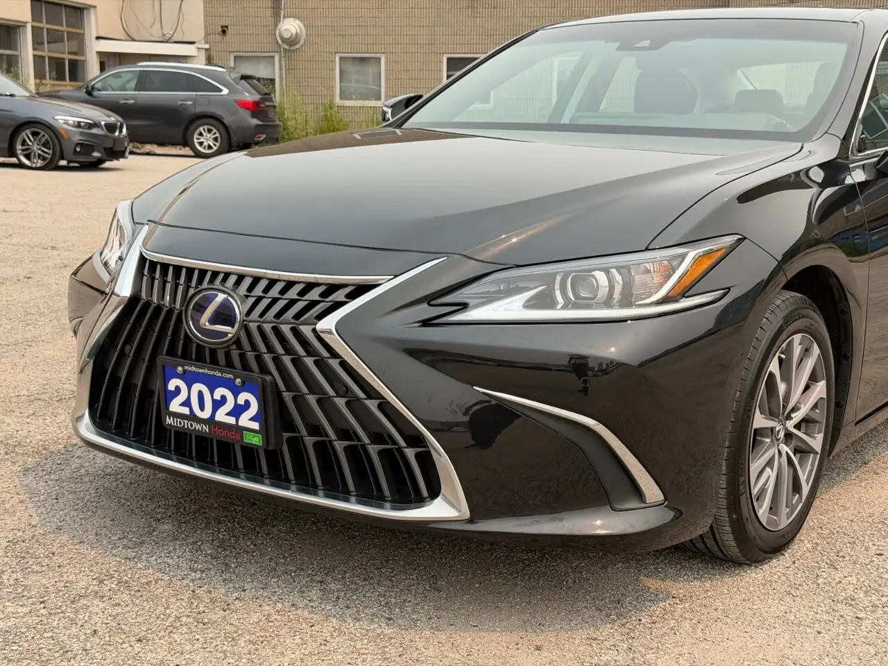 Lexus ES - Image 11