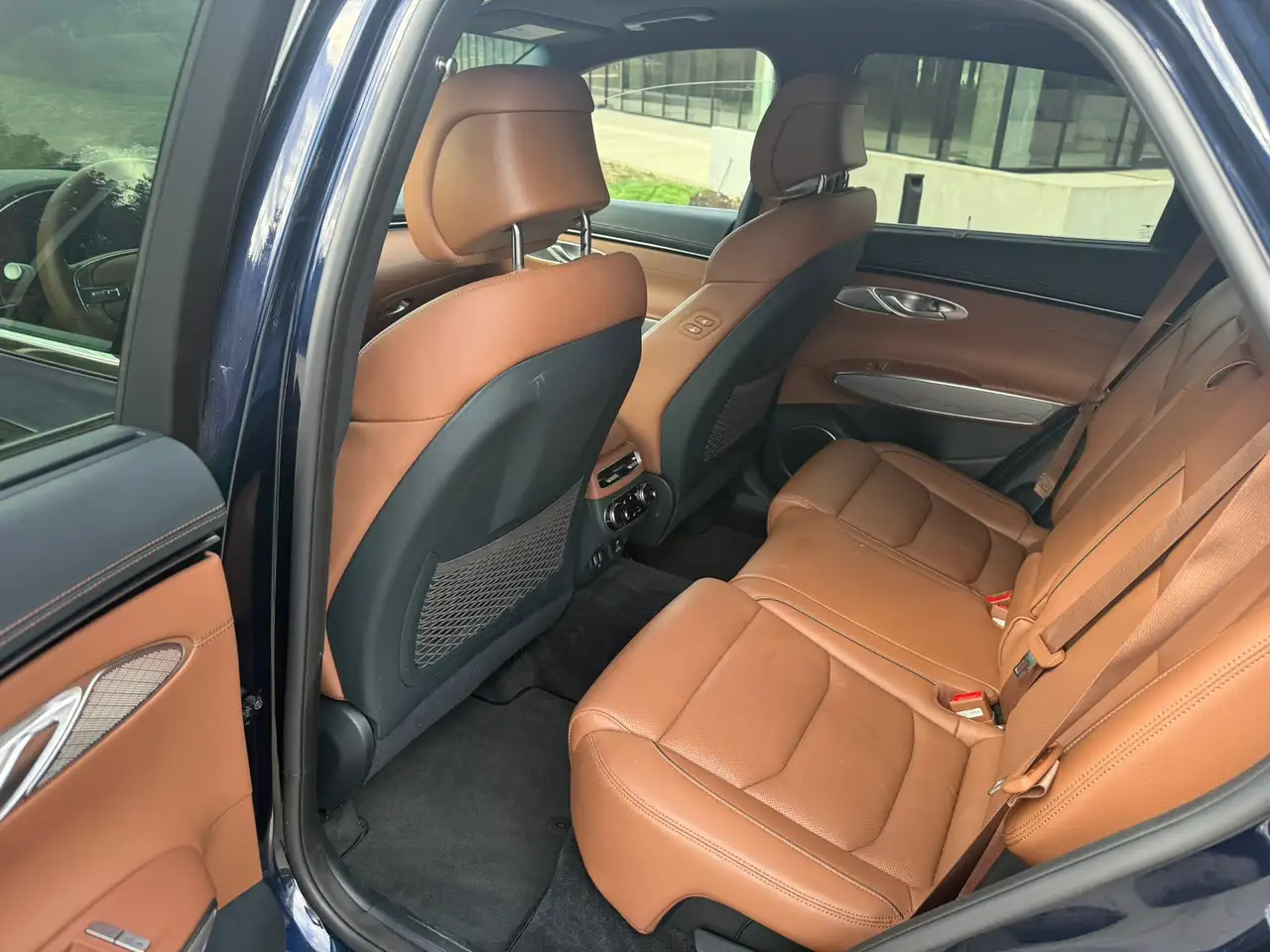 Genesis GV70 - Image 12