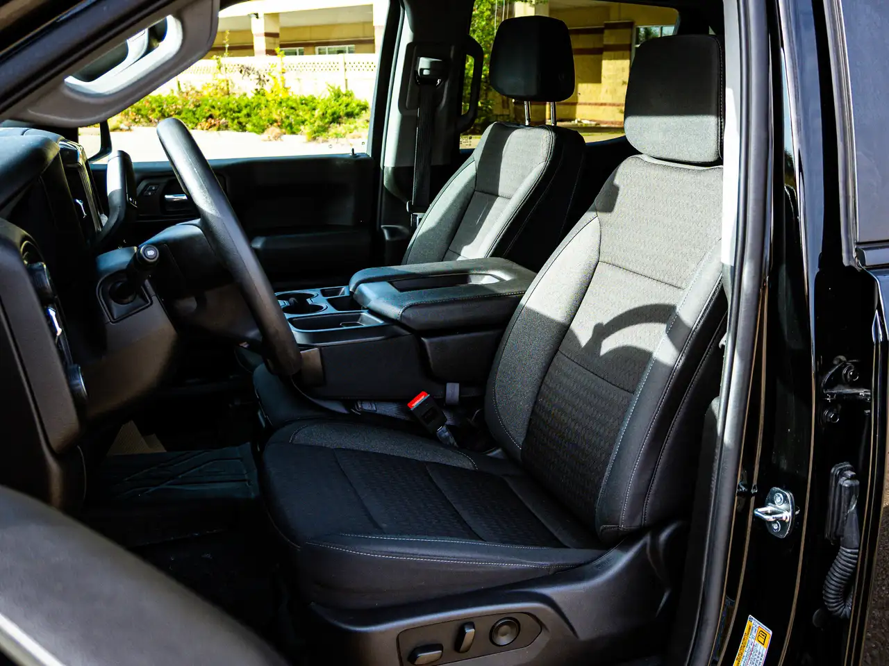 Chevrolet Silverado 1500 - Image 19