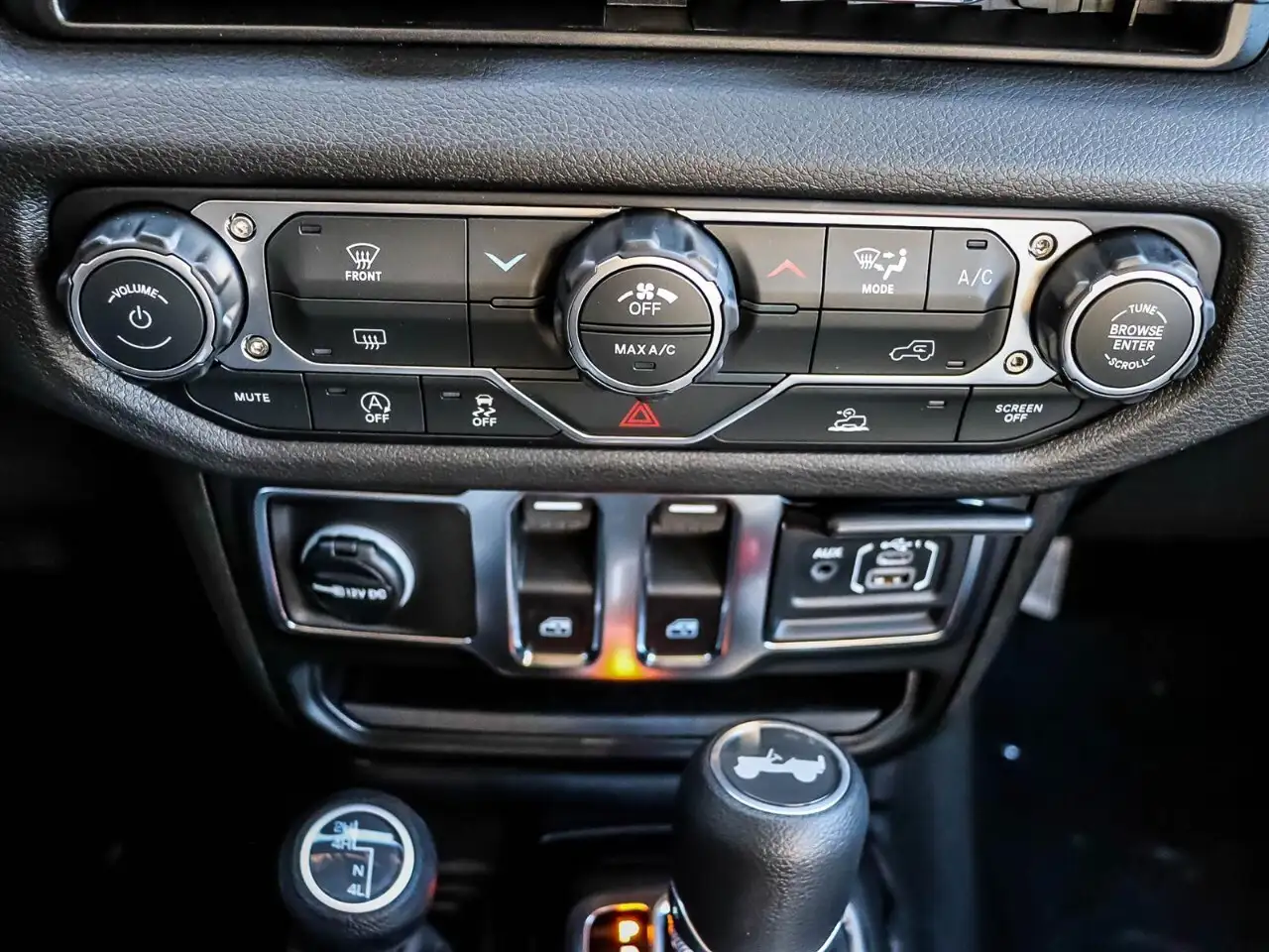 Jeep Wrangler - Image 17