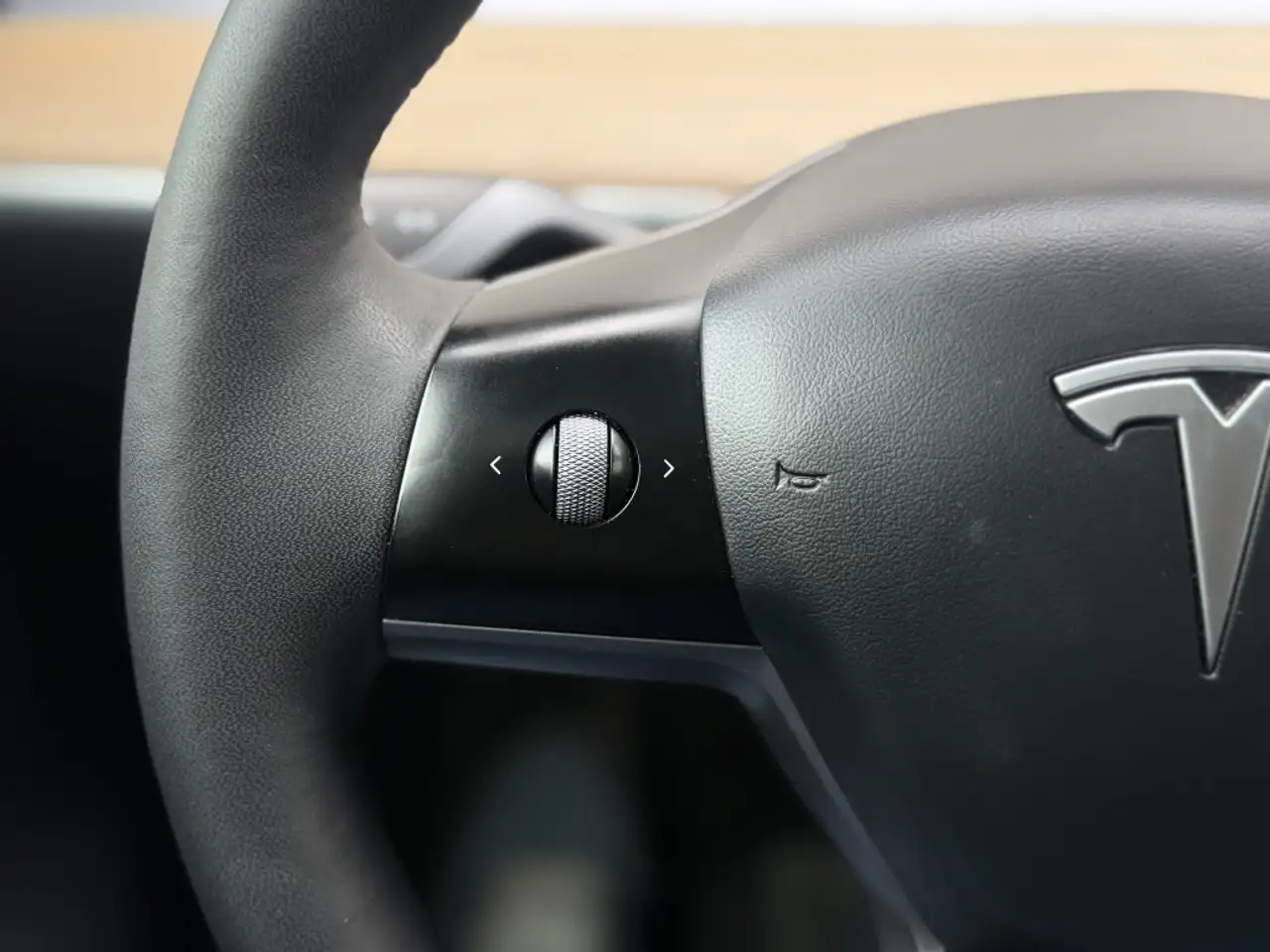 Tesla Model Y - Image 16