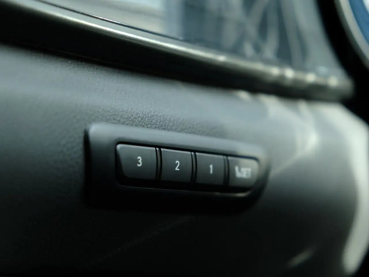 Lexus NX - Image 21
