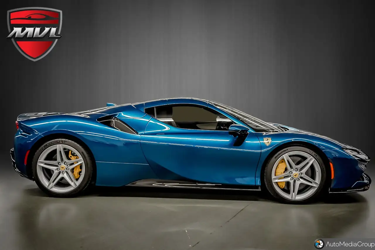 Ferrari SF90 Spider - Image 19