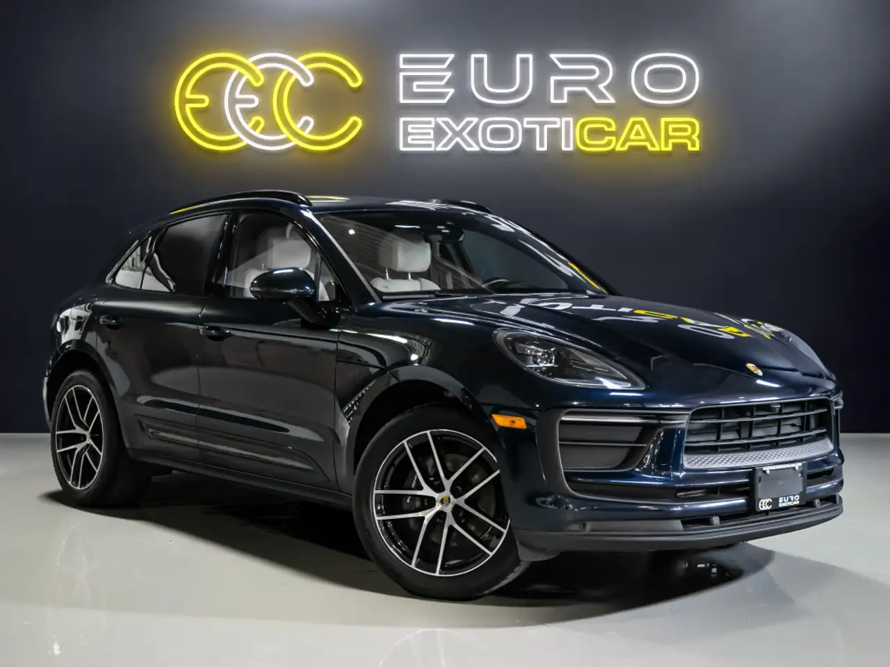 Porsche Macan - Image 1