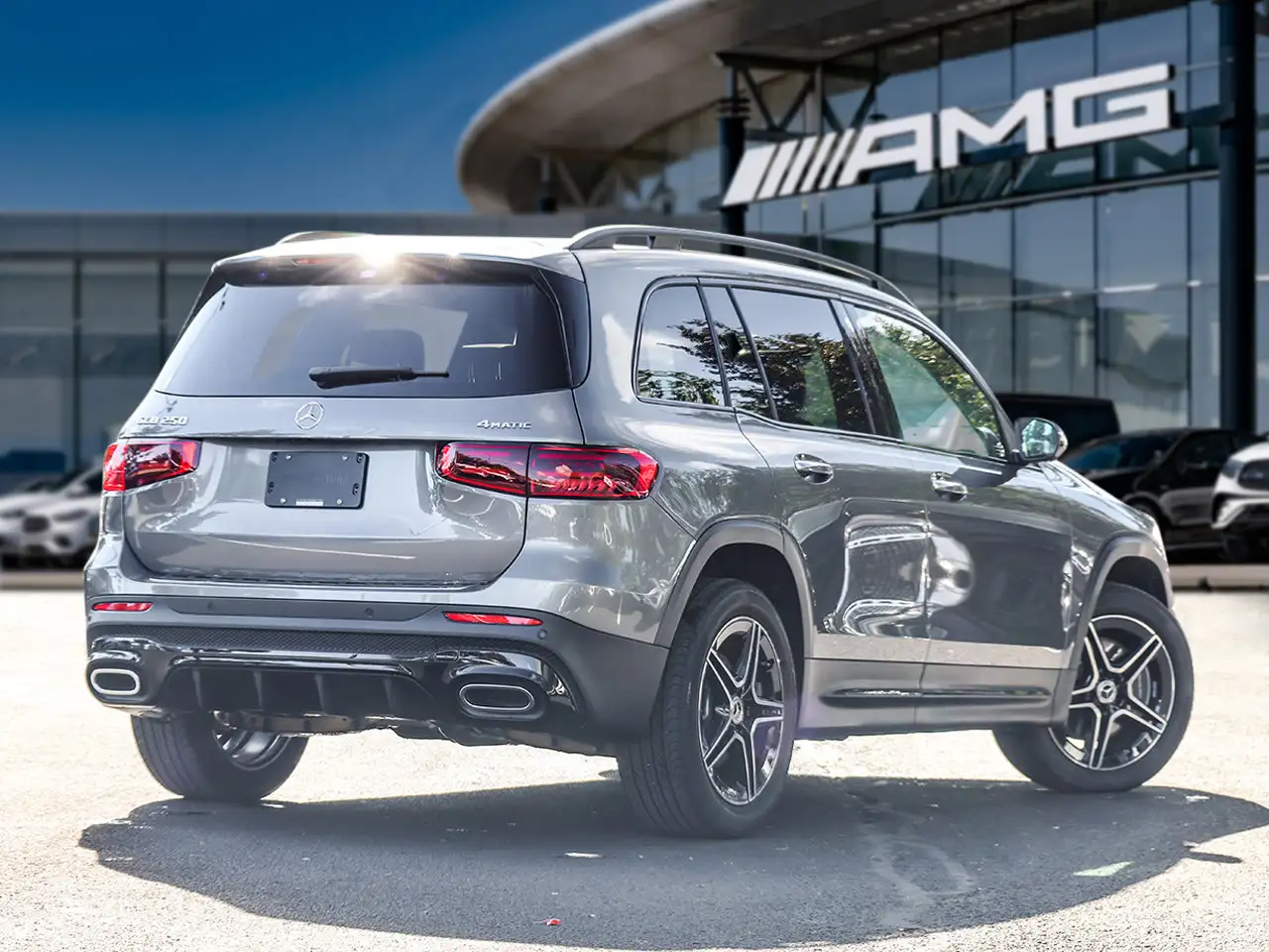 Mercedes-Benz GLB - Image 2