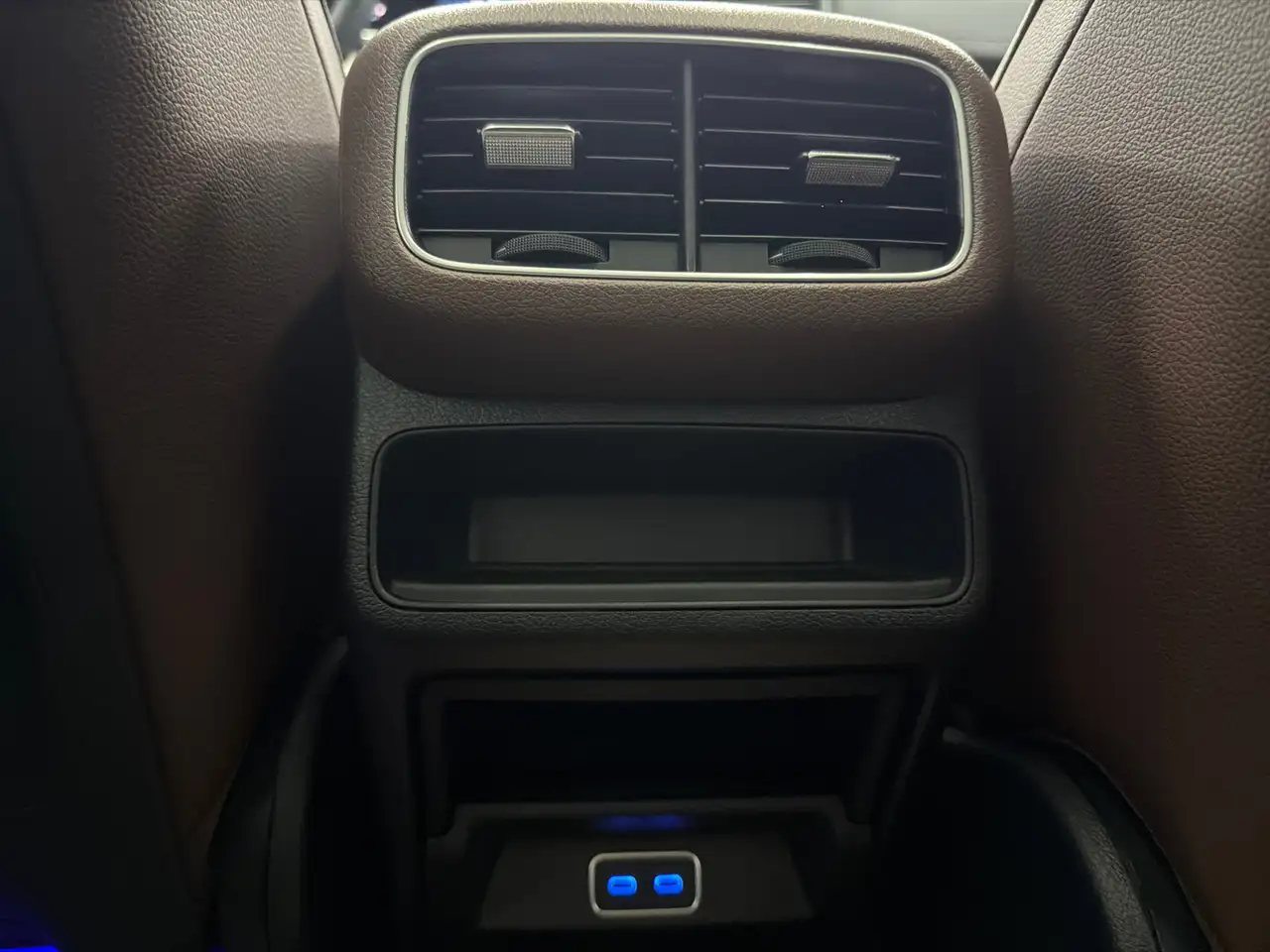 Mercedes-Benz GLE - Image 25