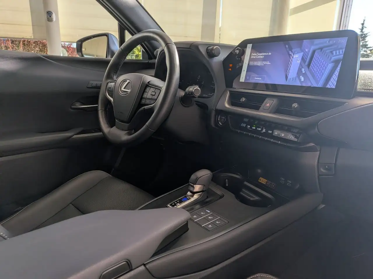 Lexus UX - Image 8
