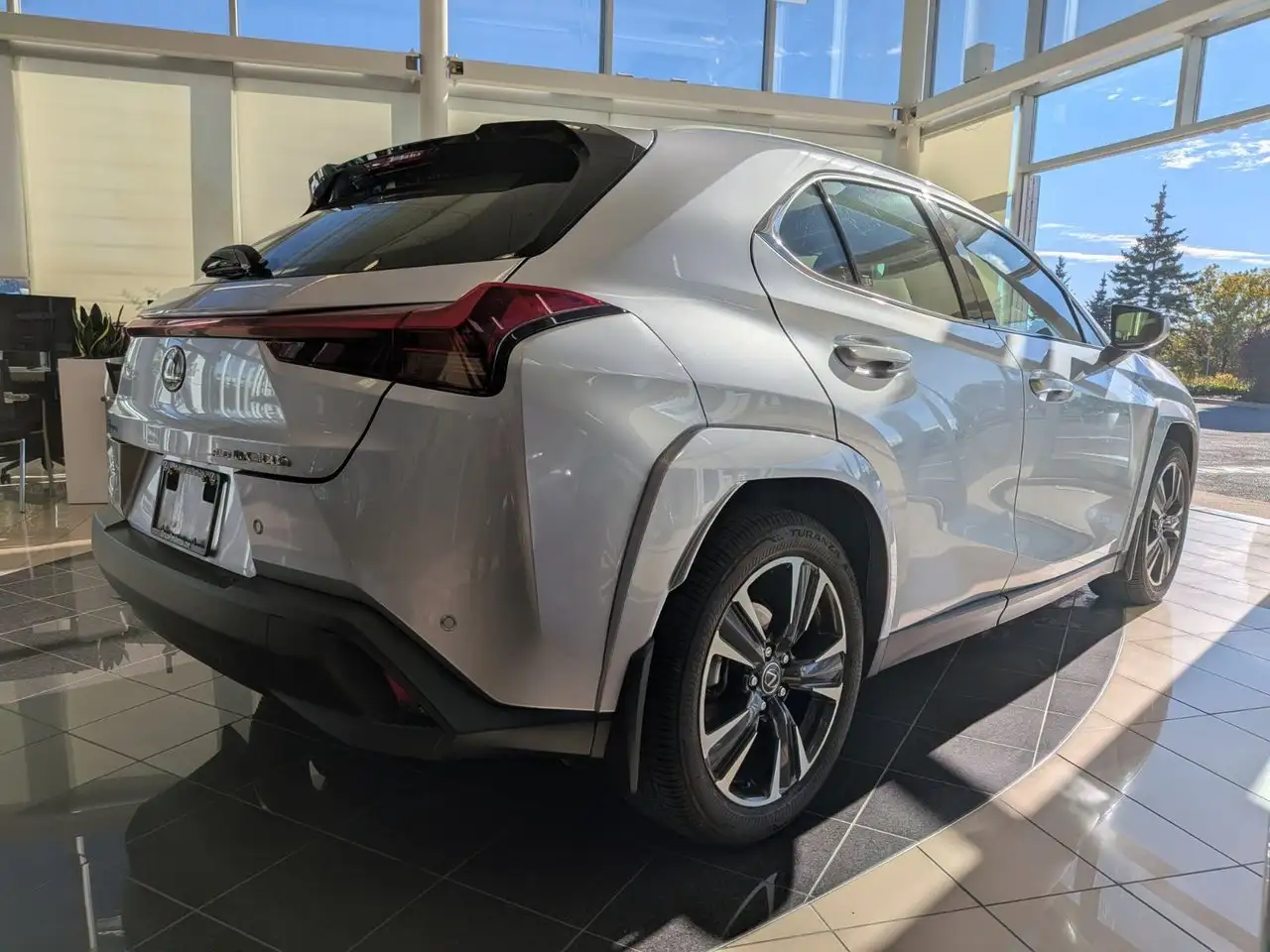 Lexus UX - Image 4