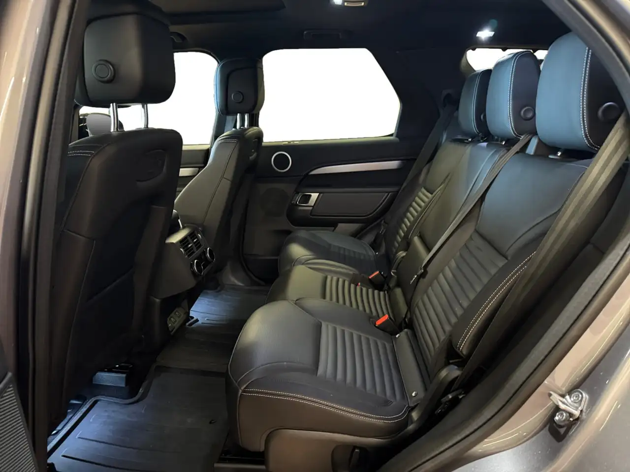 Land Rover Discovery - Image 19