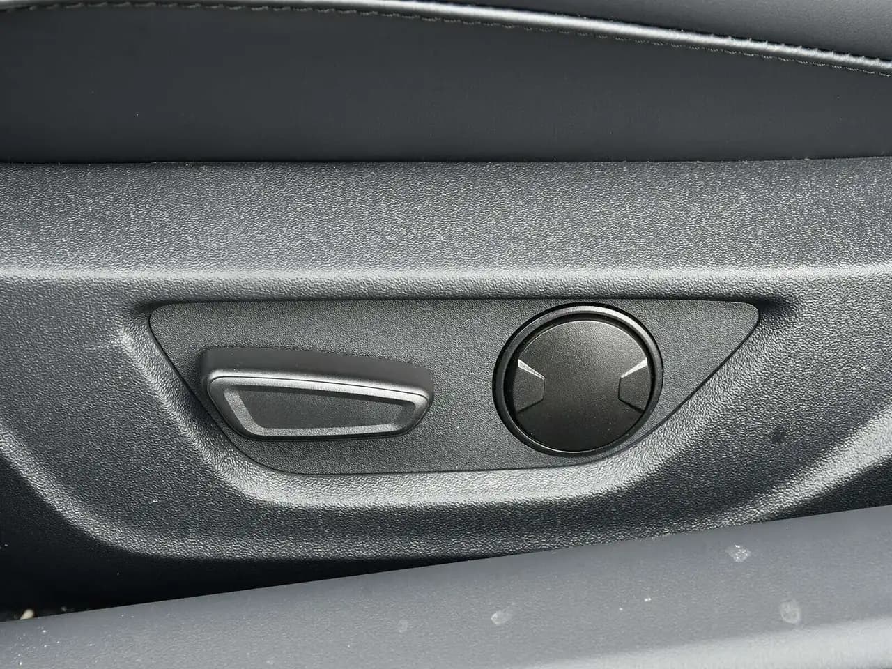 Ford Mustang - Image 13