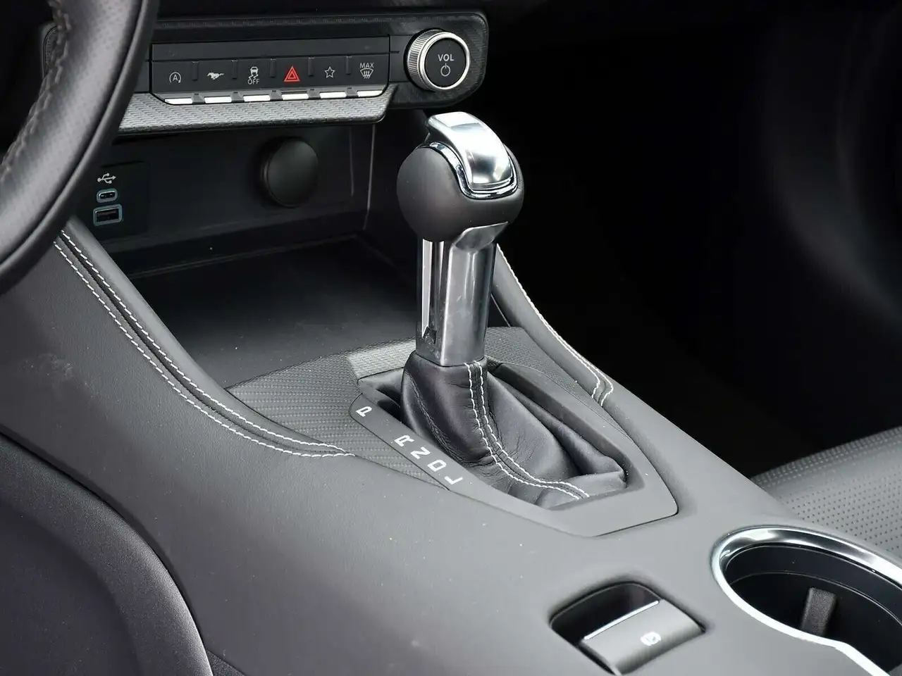 Ford Mustang - Image 15