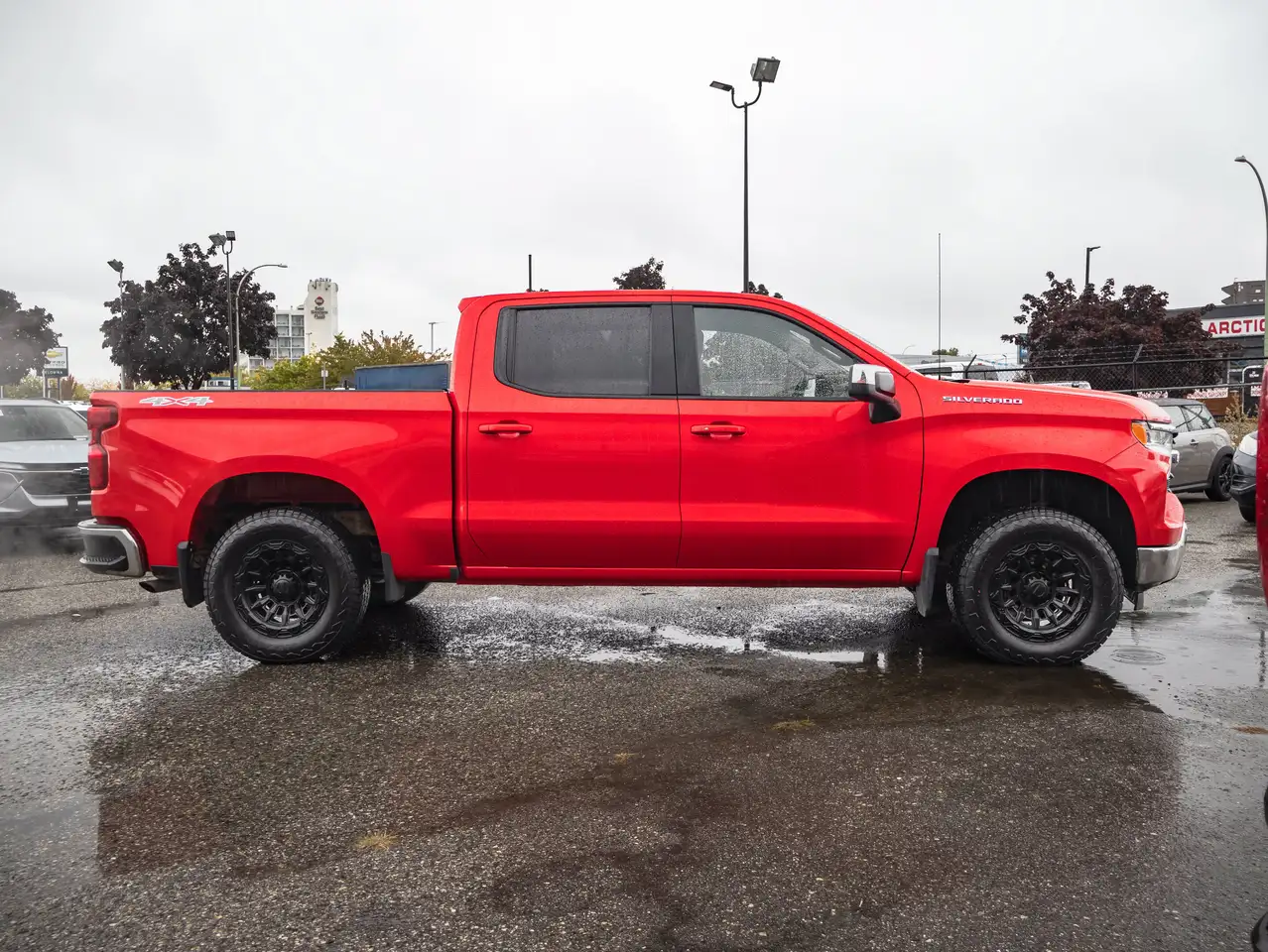 Chevrolet Silverado 1500 - Image 13