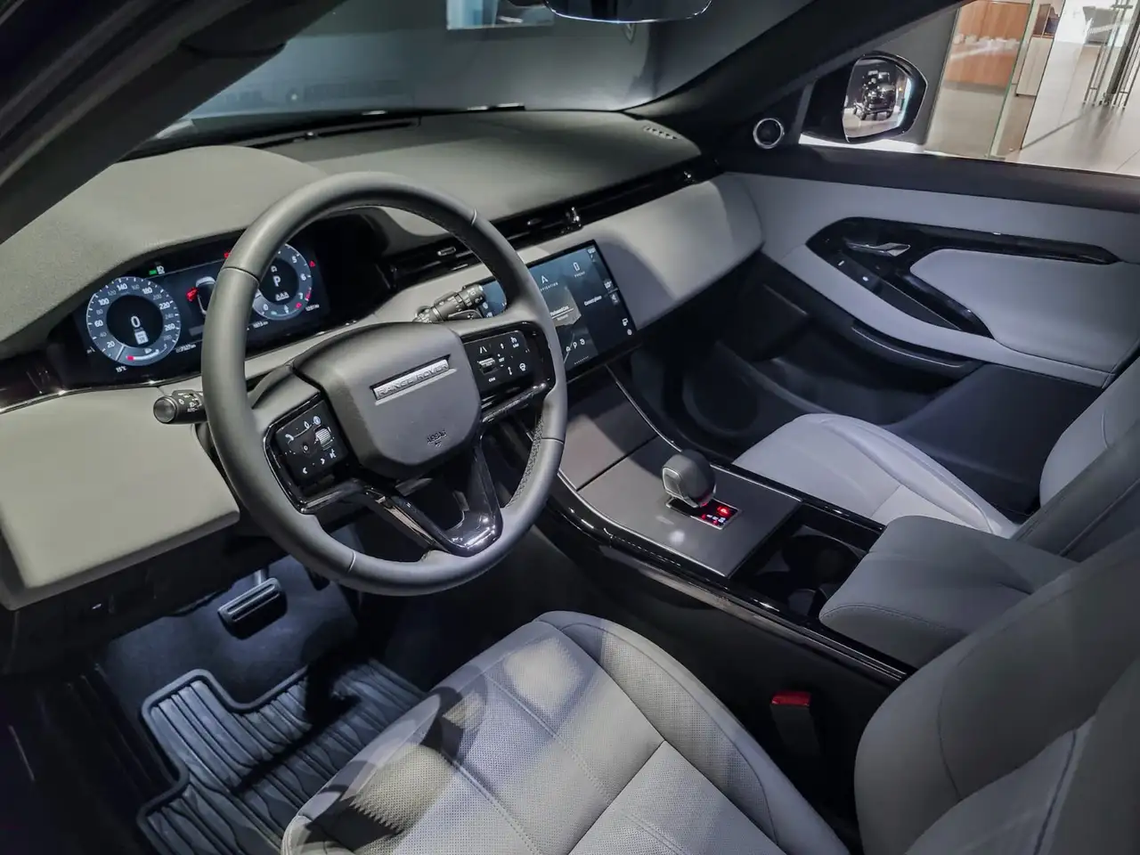 Land Rover Range Rover Evoque - Image 11