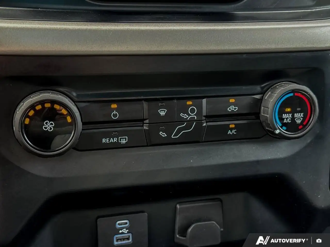 Ford F-150 - Image 21
