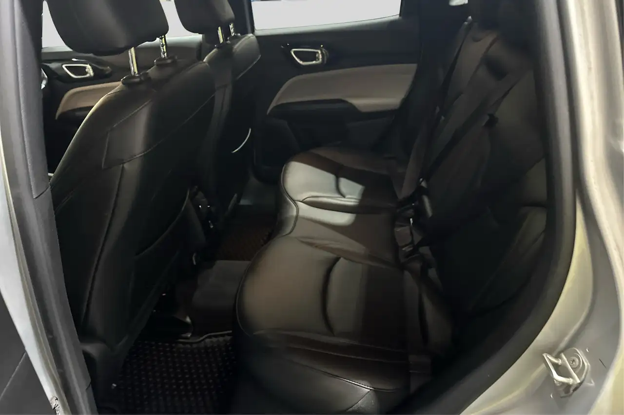 Jeep Compass - Image 12